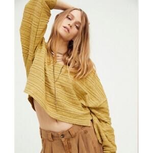We The Free Calissa Hacci Top Mustard Medium Like New Boho Slouchy Knit Tee
